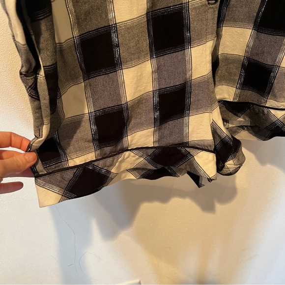 Victoria’s Secret Plaid Pajama Romper Size Large Metallic Threads - Picture 10 of 11